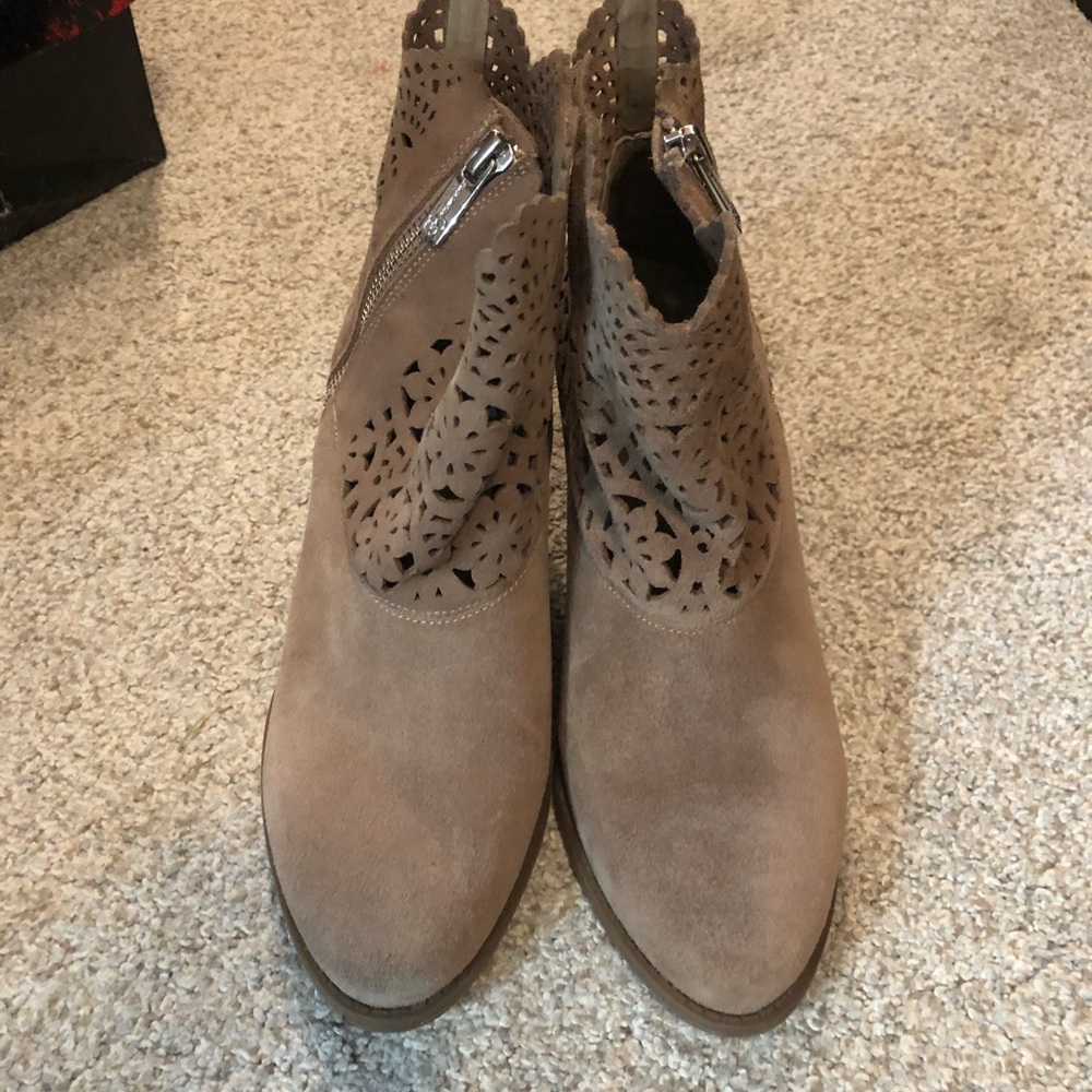 Jessica Simpson with Lace detail booties